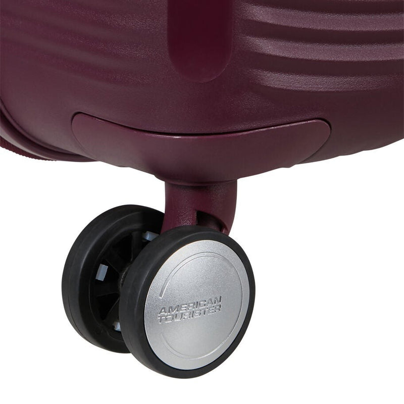 American Tourister Curio Spinner Carry-On